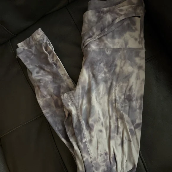 Lululemon tie-dye legging full length
Wrap waistline - Picture 2 of 2